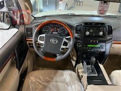 تۆیۆتا لاند کروزەر